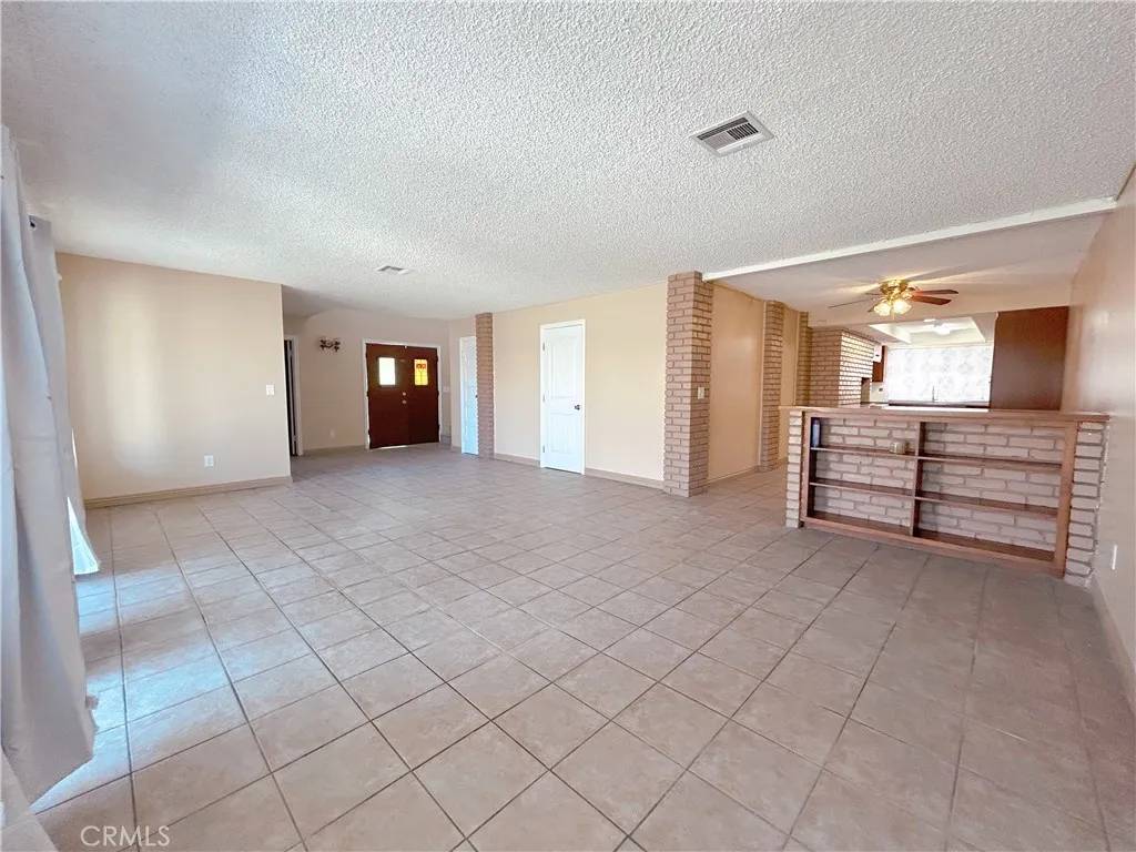 Fontana, CA 92335,17065 Ivy ave