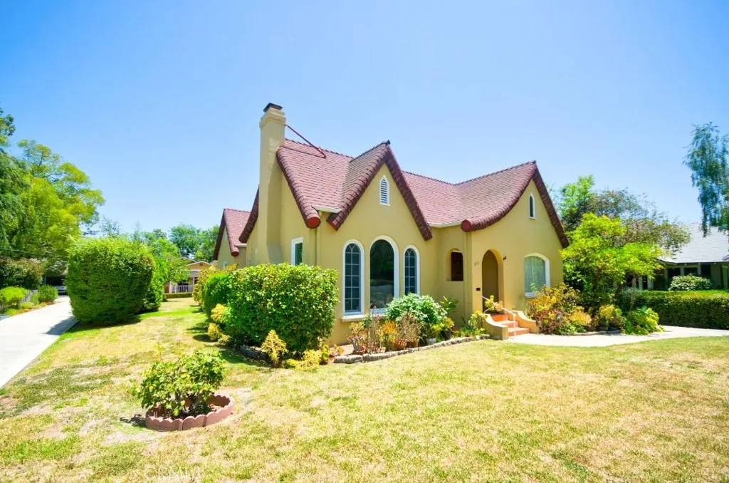 Pasadena, CA 91106,900 S Los Robles Avenue