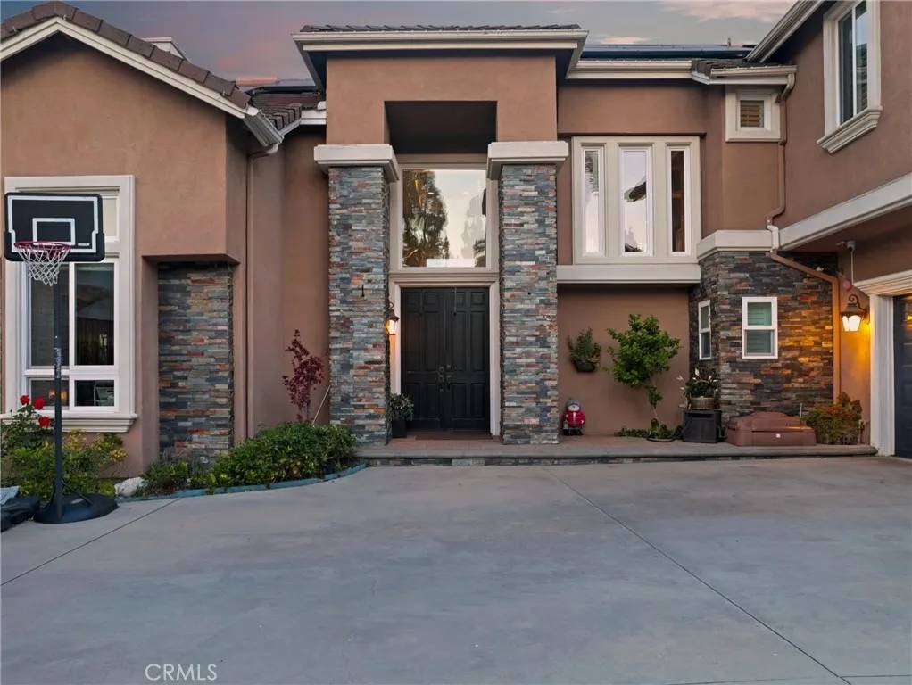 Yorba Linda, CA 92887,27020 Daisy Circle