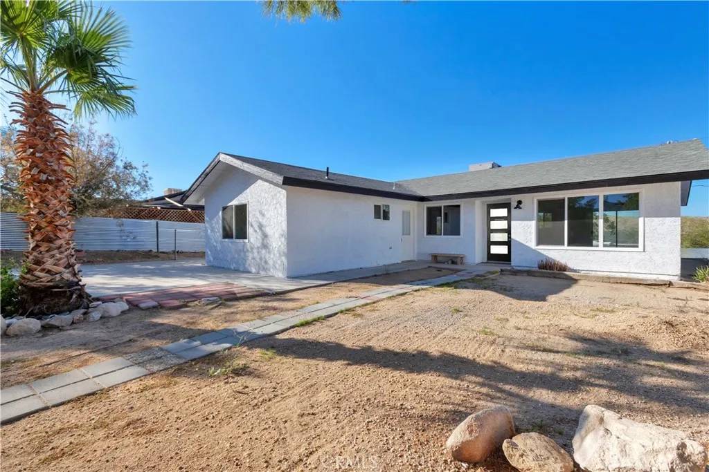 Joshua Tree, CA 92252,61638 La Jolla Drive