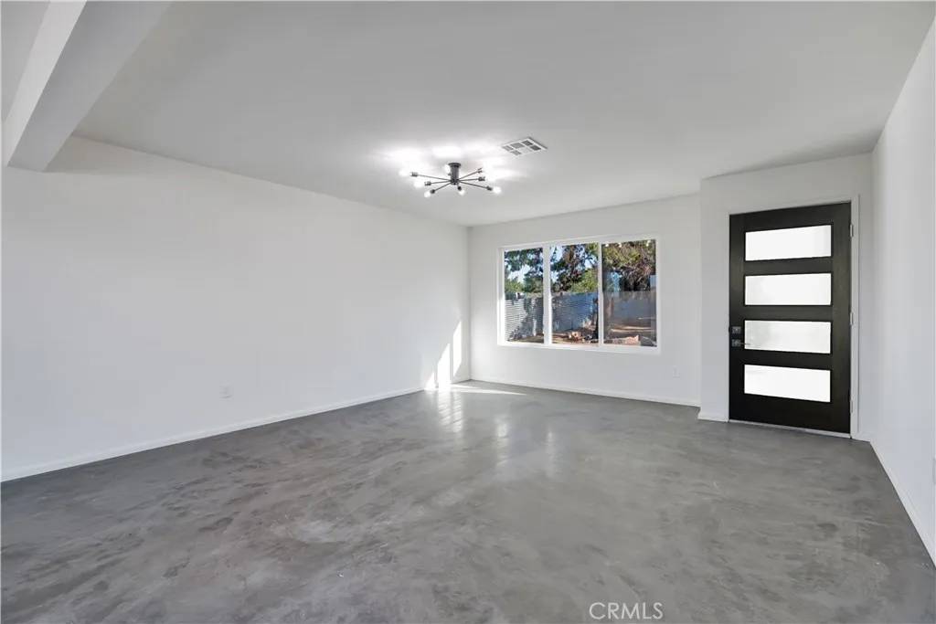 Joshua Tree, CA 92252,61638 La Jolla Drive