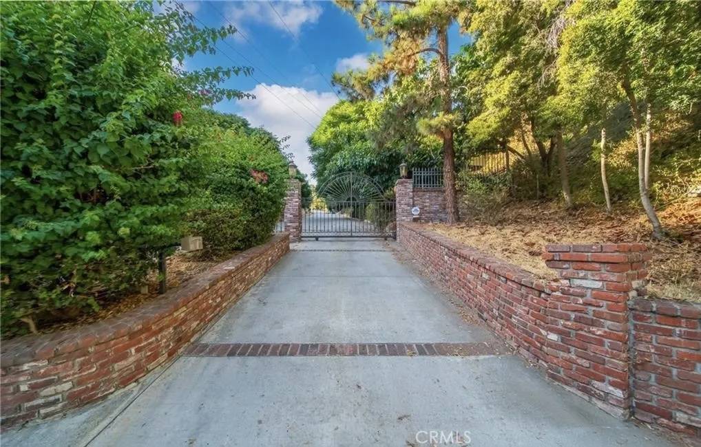 Monrovia, CA 91016,330 N Madison Avenue
