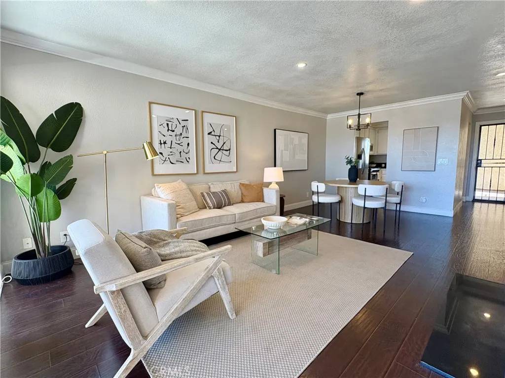 Los Alamitos, CA 90720,3845 Farquhar Avenue #212