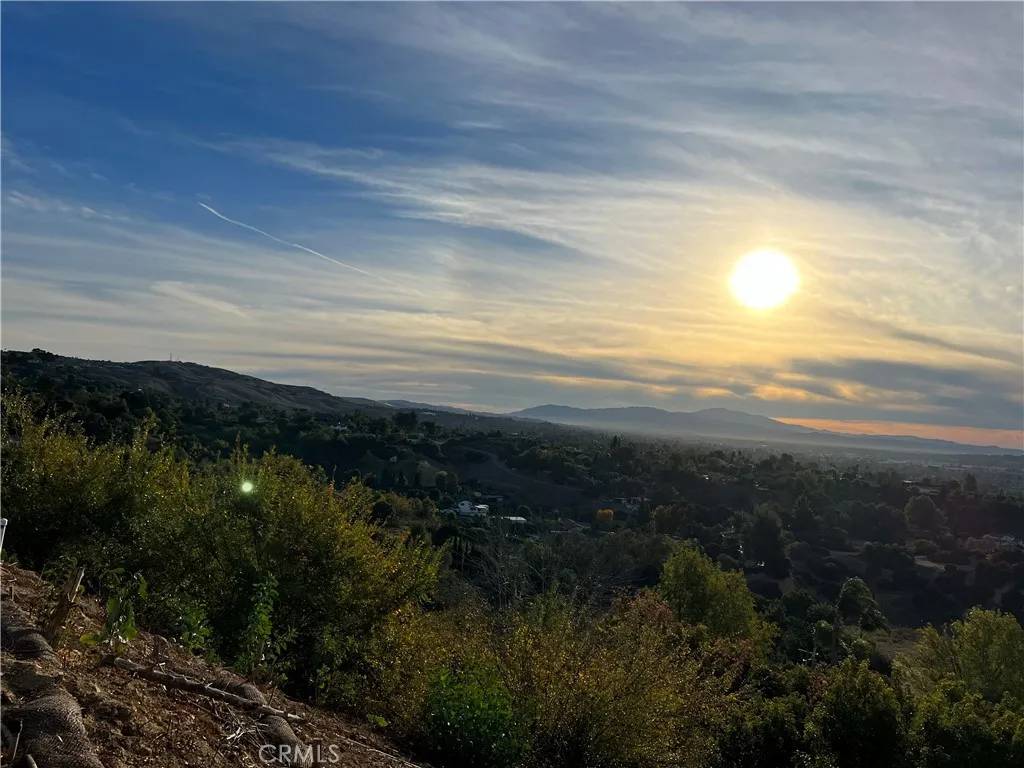 La Habra Heights, CA 90631,918 Dorothea Road