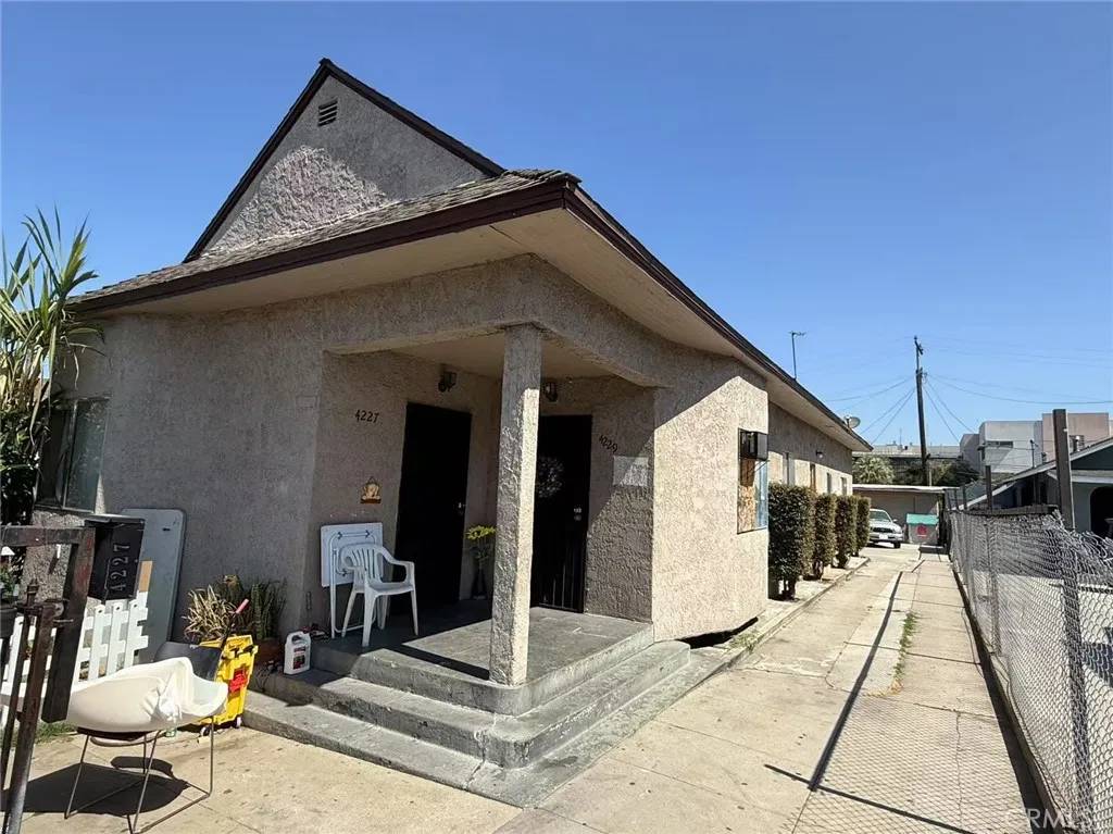 Los Angeles, CA 90063,4227 E Cesar E Chavez Avenue