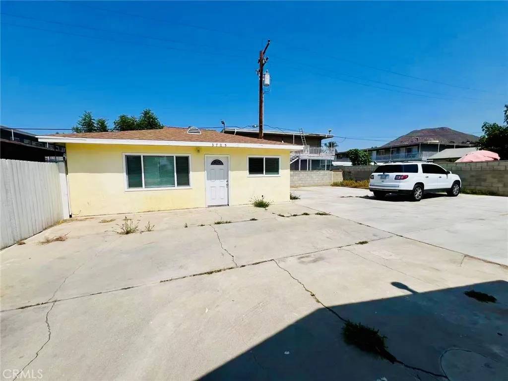 Jurupa Valley, CA 92509,3705 Pioneer Dr