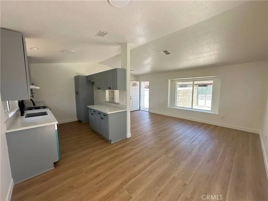 Victorville, CA 92392,12163 Pluto Drive