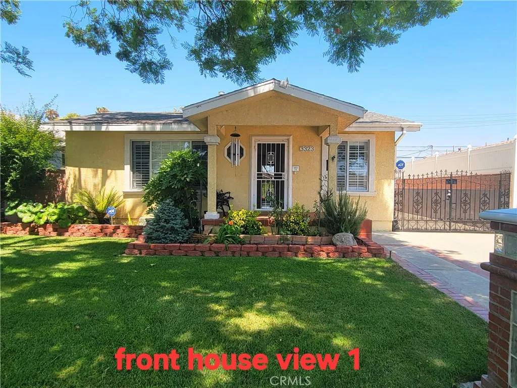 Los Angeles, CA 90039,3323 Larga Avenue