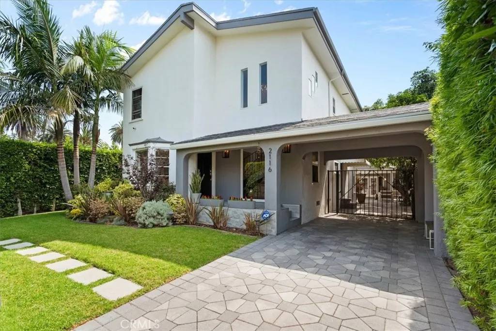 Los Angeles, CA 90016,2116 S Cloverdale Avenue