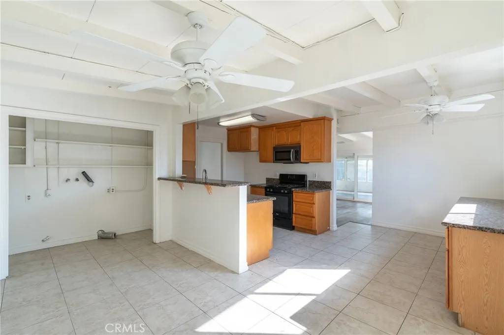 Ontario, CA 91762,1111 W J Street