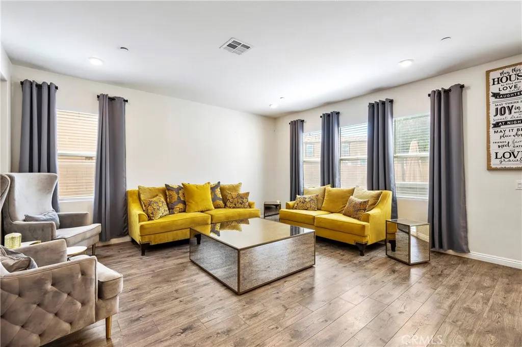 Ontario, CA 91762,4734 S Rogers Way