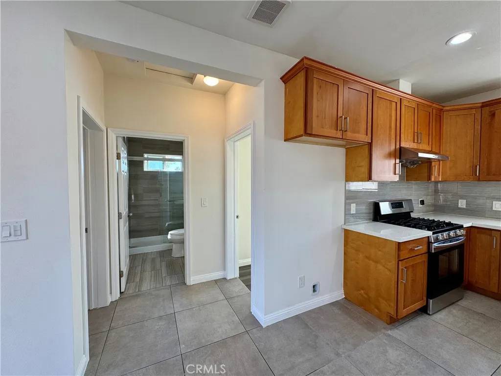 Pomona, CA 91766,729 W 12th Street