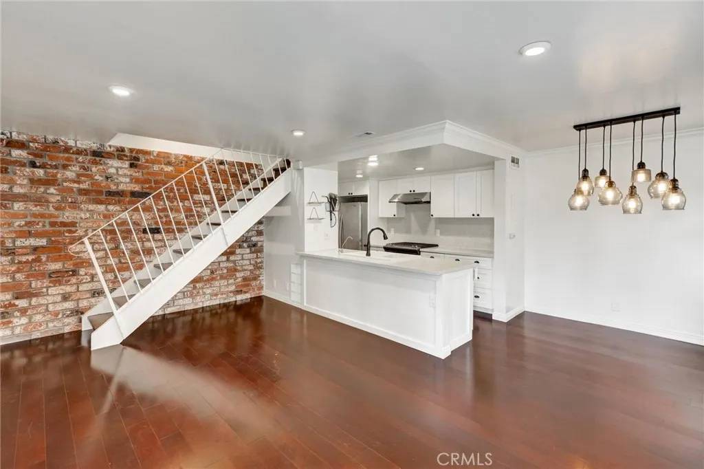 La Verne, CA 91750,3043 N White Avenue