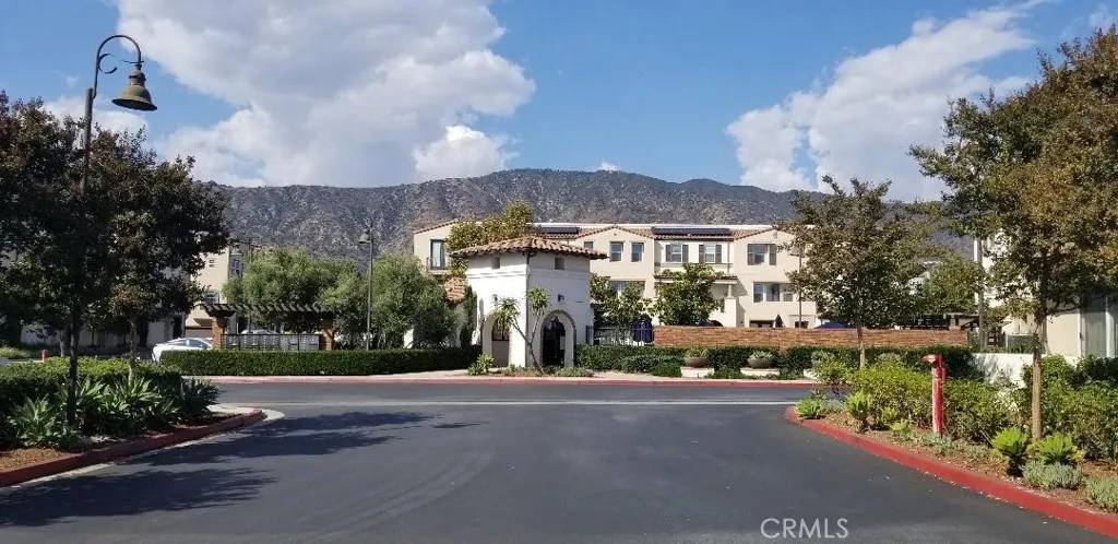 Glendora, CA 91741,623 W Foothill #39