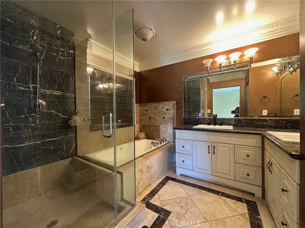 Ontario, CA 91761,928 S Bon View Ave