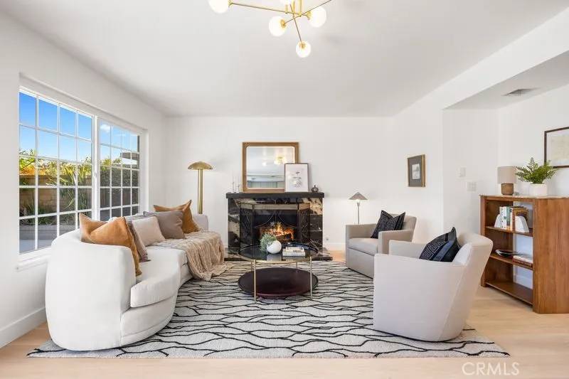 Lake Forest, CA 92630,22976 Broadleaf