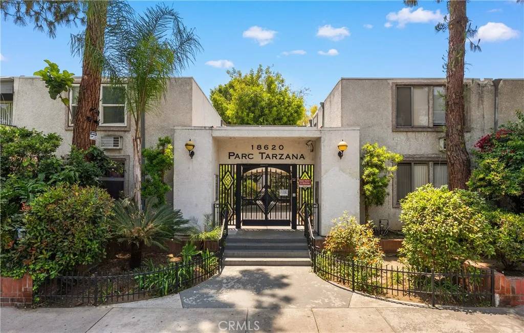 Tarzana, CA 91356,18620 Hatteras #173