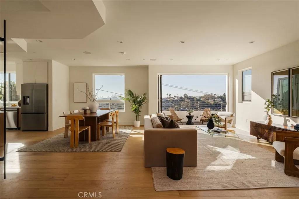 Los Angeles, CA 90032,1919 Seigneur Avenue