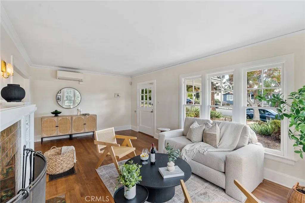 Los Angeles, CA 90041,5153 Windermere Avenue