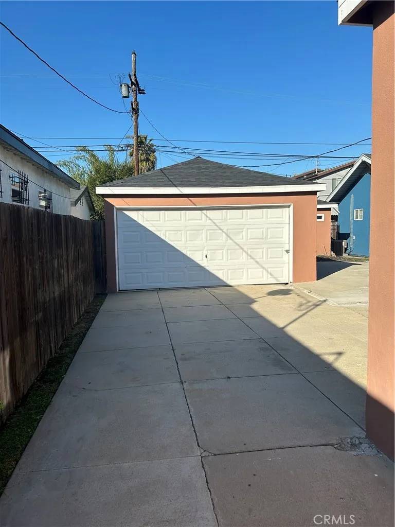 Los Angeles, CA 90003,161 W 84th