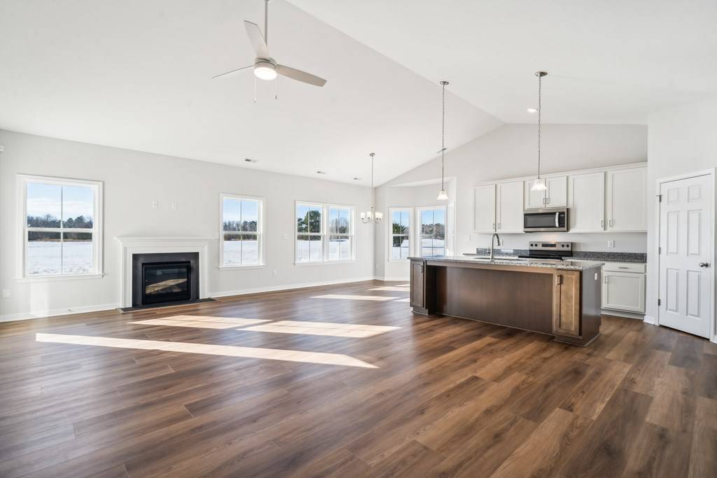 Tappahannock, VA 22560,252 Logan Way