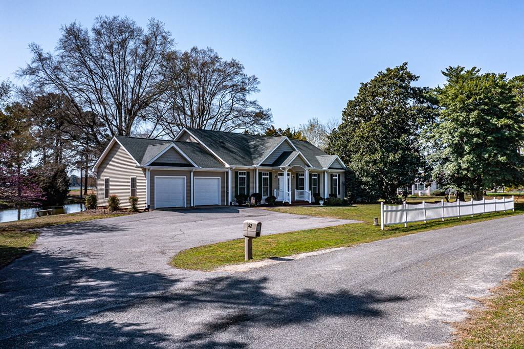 Kilmarnock, VA 22482,321 Fairway Drive
