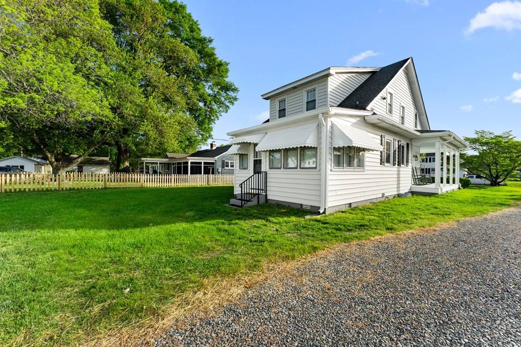 Tappahannock, VA 22560,819 Essex Street