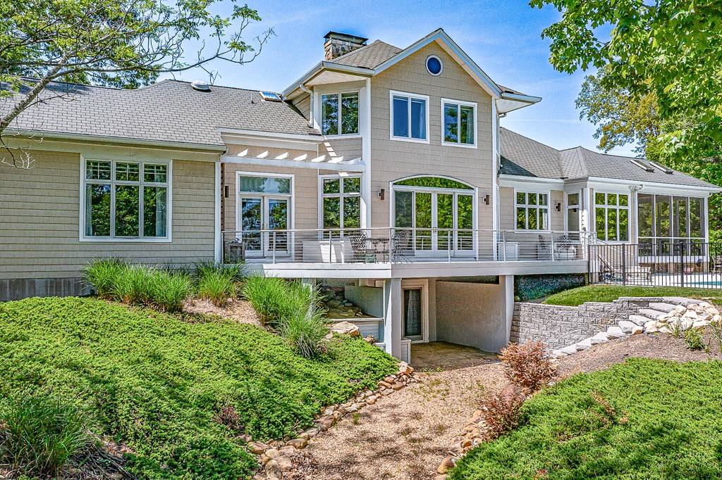 White Stone, VA 22578,80 Oyster Point