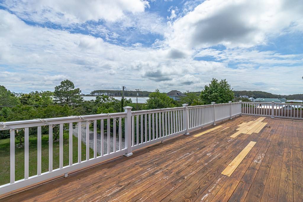 White Stone, VA 22578,224 Oyster Creek Drive