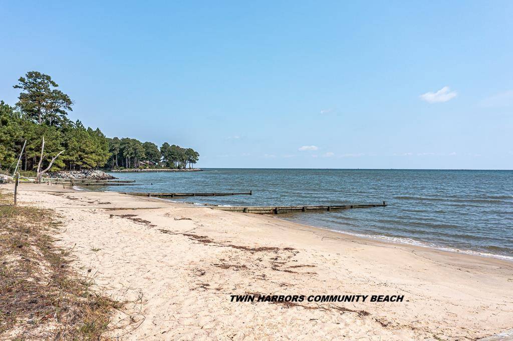 Reedville, VA 22539,621 Twin Harbor Road