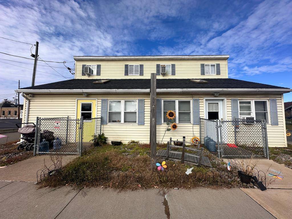 Athens, PA 18810,107-109 Susquehanna Street