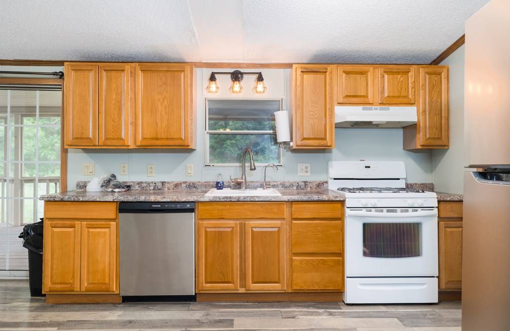 Nelson, PA 16940,76 Pleasant Drive