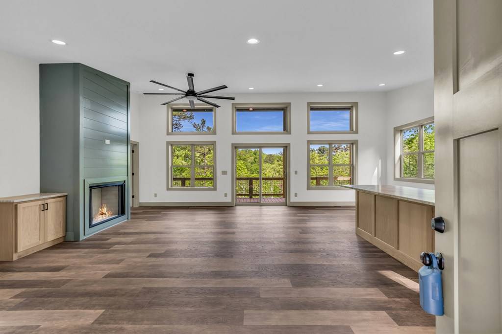 Murphy, NC 28906,390 Fiddlers Way