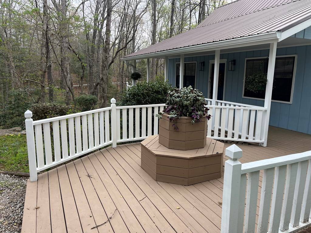 Blairsville, GA 30512,526 Honeysuckle Lane