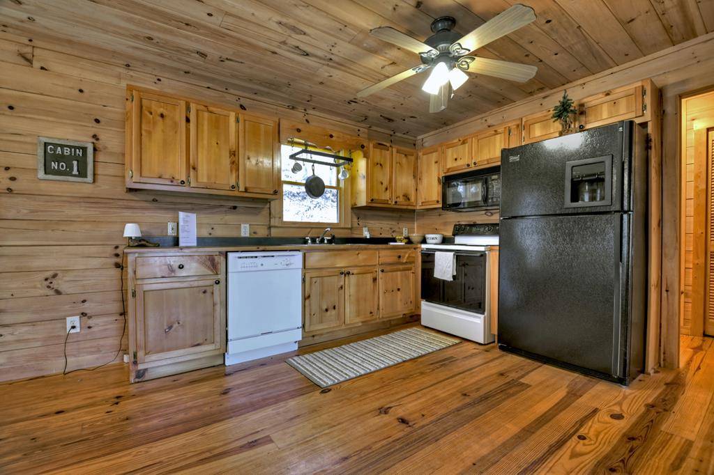 Mccaysville, GA 30555,142 Arrow Ridge Road
