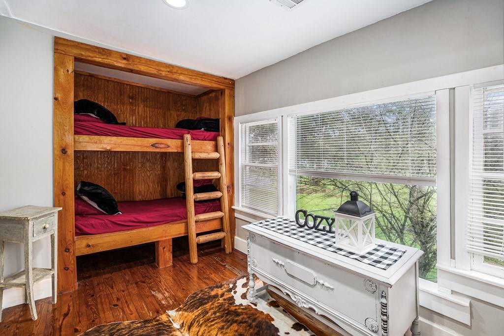 Mineral Bluff, GA 30559,15 Bridge Street
