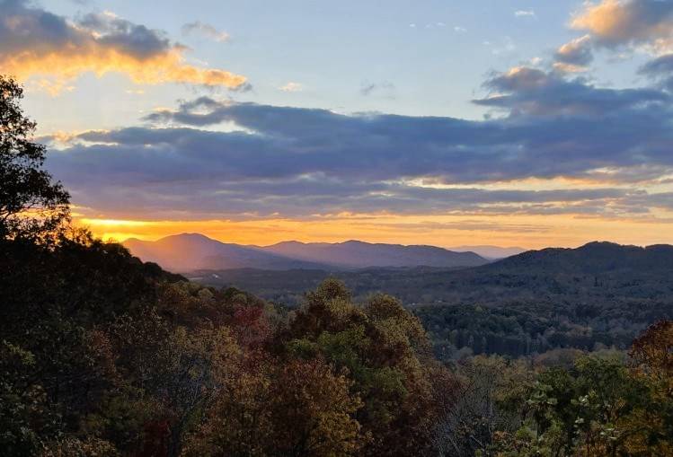 Hayesville, NC 28904,7 Lakeview Dr
