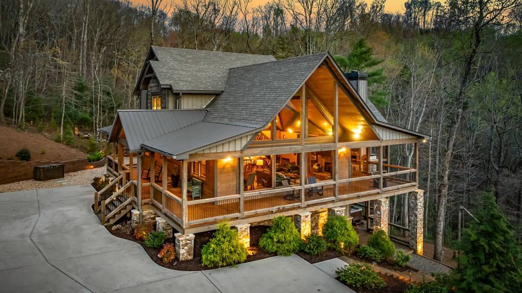 Blue Ridge, GA 30513,470 Blue Ridge Heights Drive