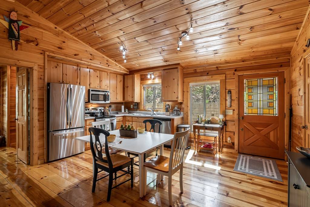 Cherry Log, GA 30522,266 Chimney Rock Road