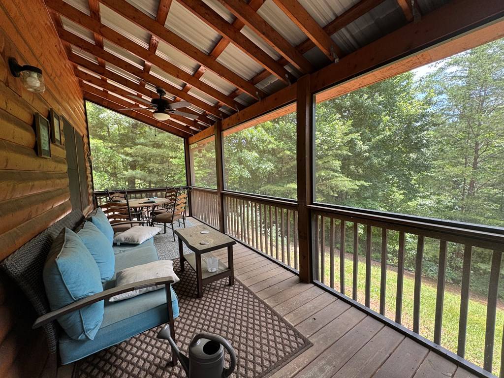 Murphy, NC 28906,275 Walkers Rdg