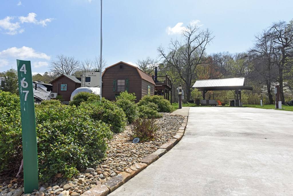 Blairsville, GA 30512,467 Golden Nugget Road