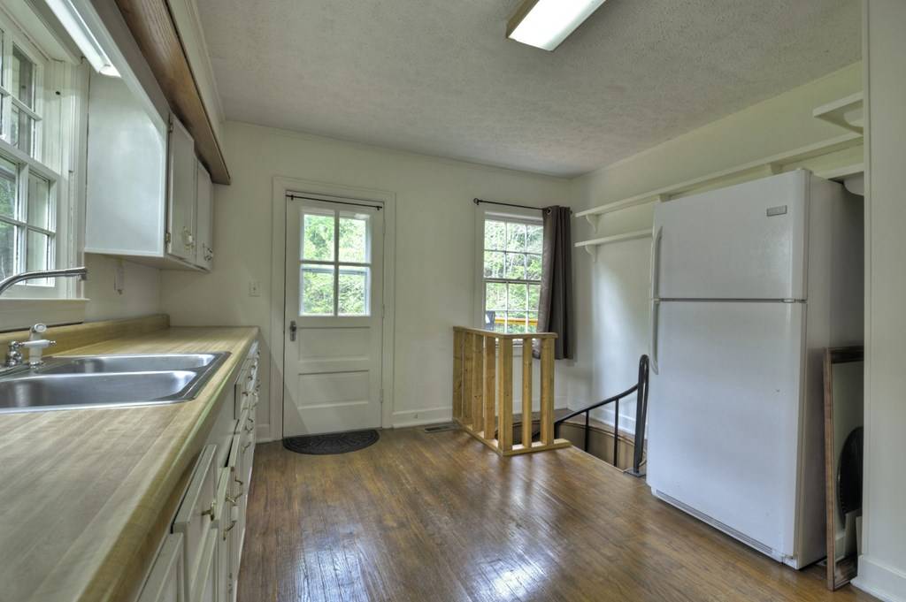 Mccaysville, GA 30555,26 Hillcrest Drive