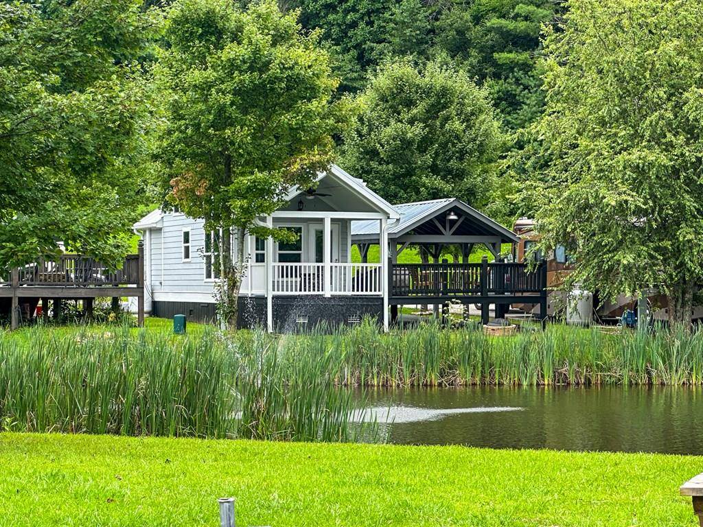 Morganton, GA 30560,8 Mountain Meadows Drive