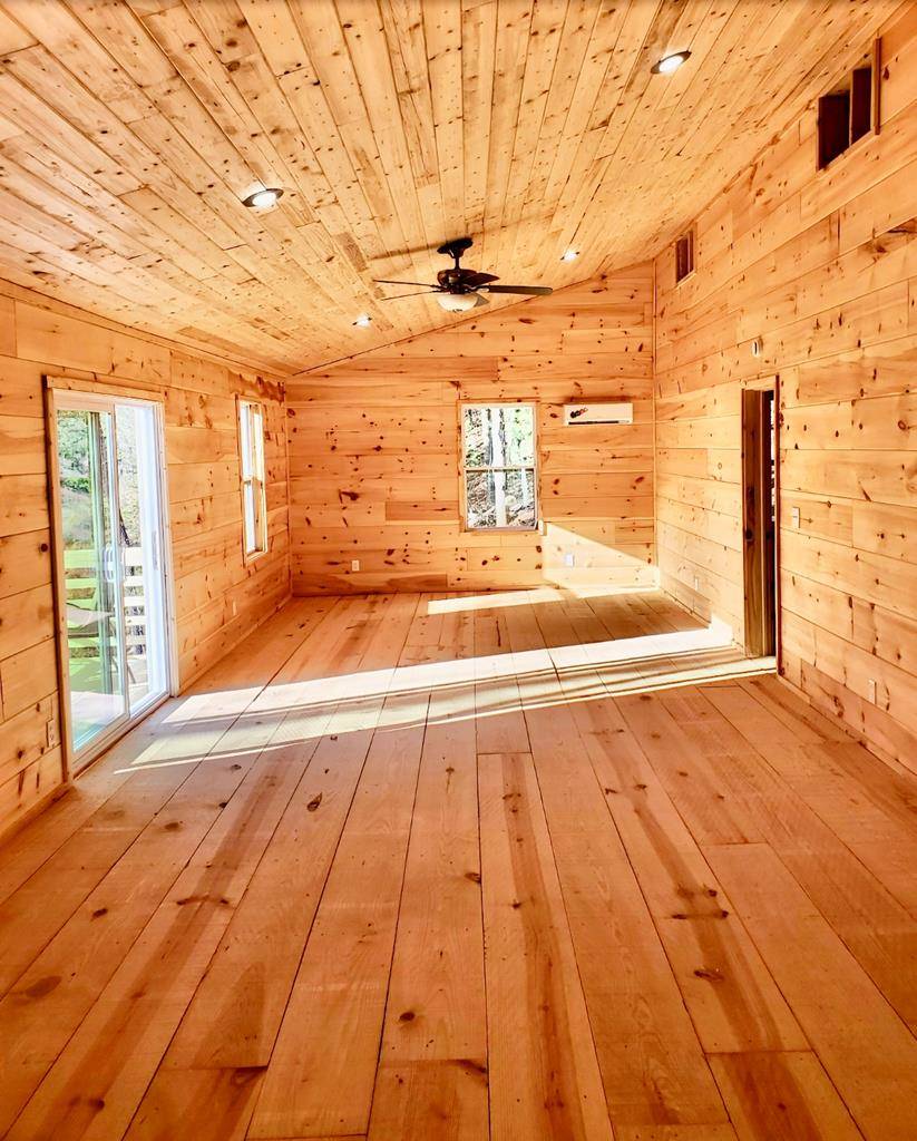 Ellijay, GA 30540,282 Armor Way