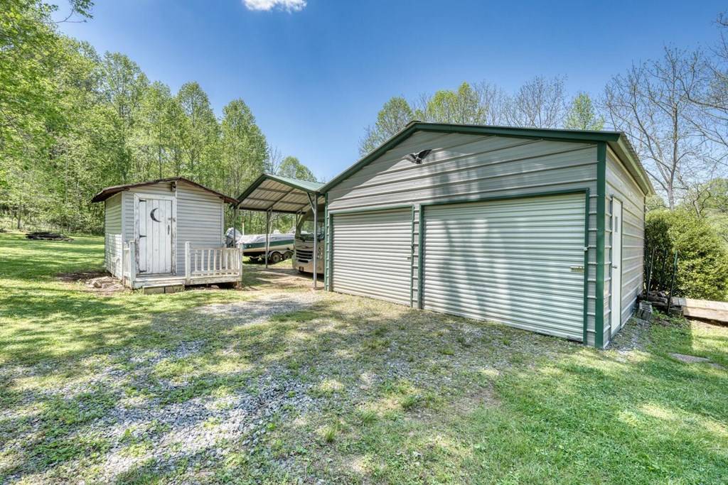 Young Harris, GA 30582,2245 Crooked Creek Connector