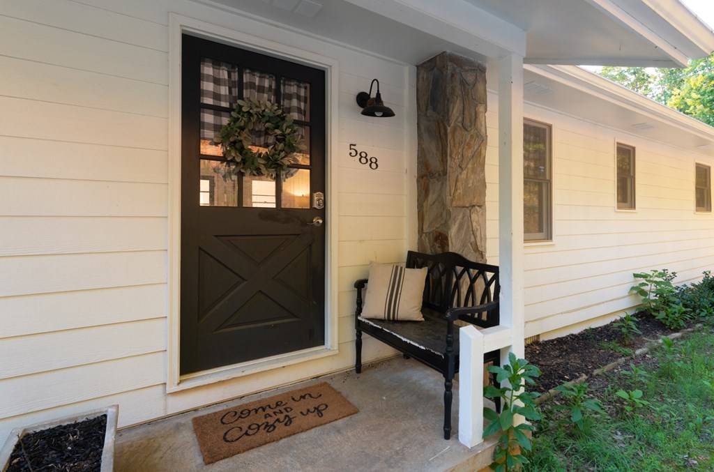Blue Ridge, GA 30513,588 Pinetree Road