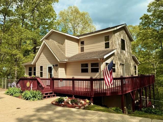 Murphy, NC 28906,329 Tommys Lane