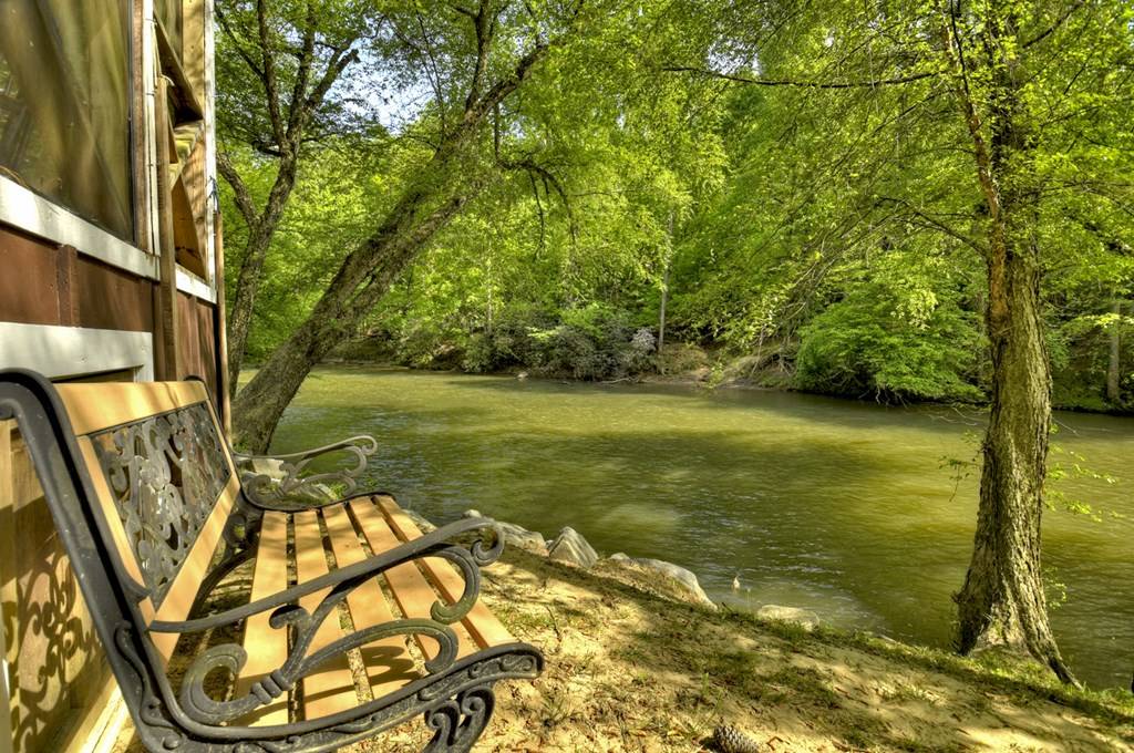 Ellijay, GA 30540,25 4th Street