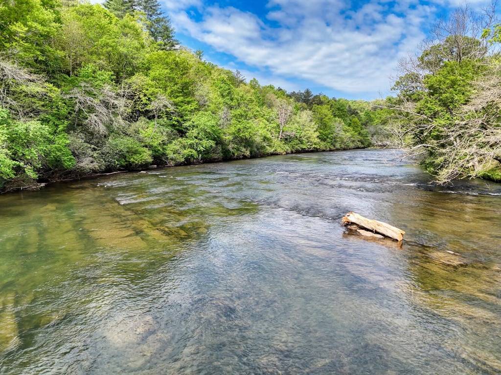 Hayesville, NC 28904,243 River Sound Village