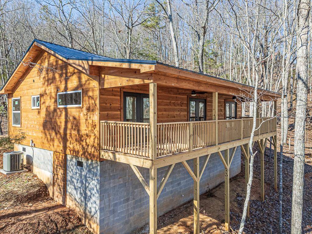 Murphy, NC 28906,87 Tuscarora Trail